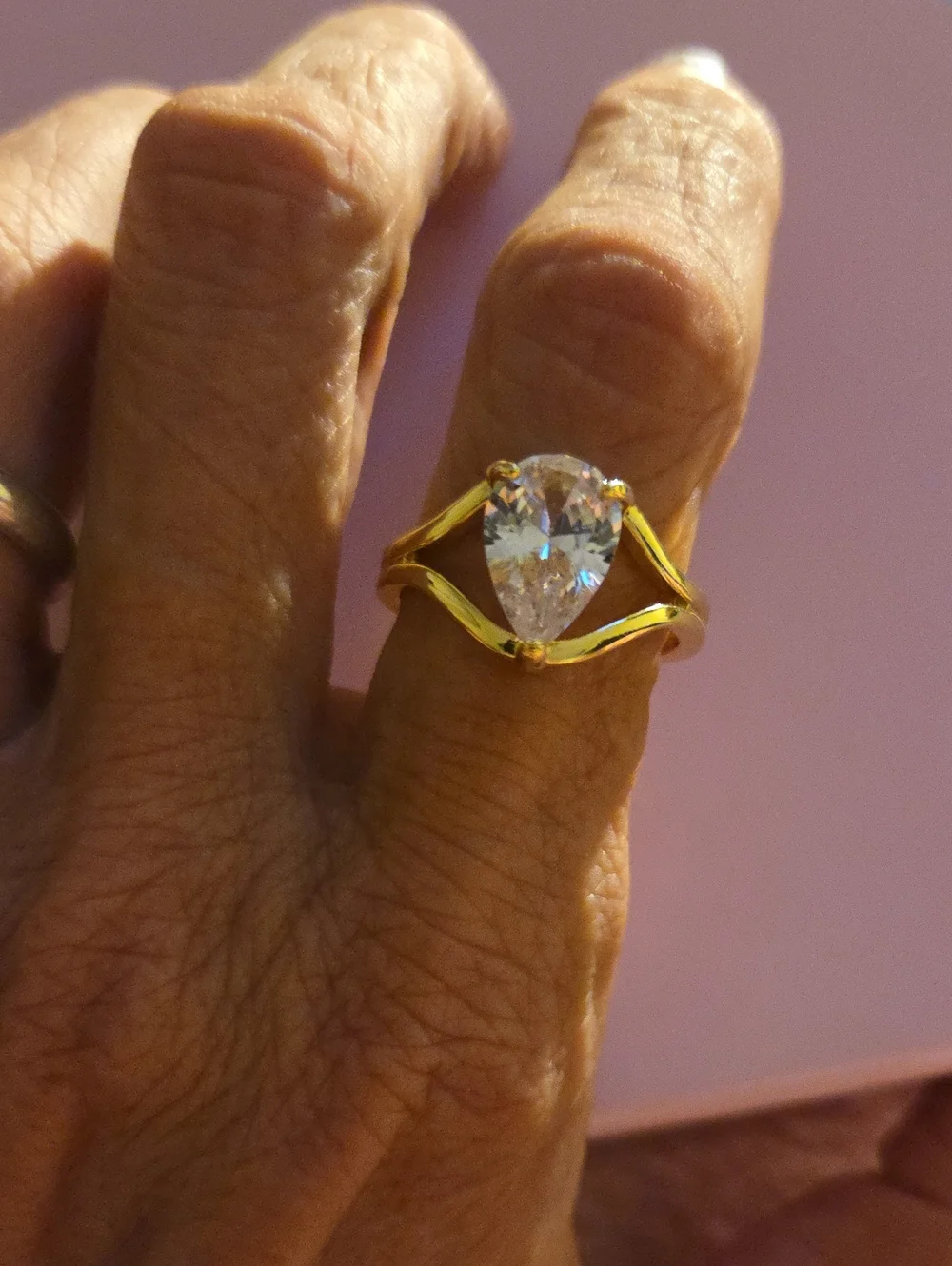 N/A elegant gold
